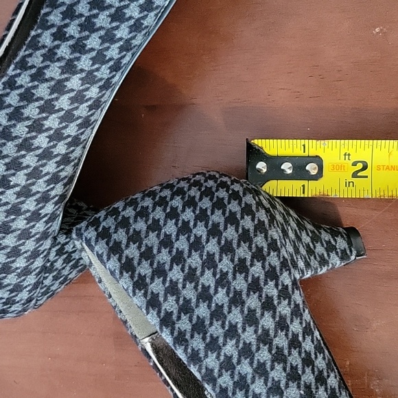 Metaphor Houndstooth Fabric Heels Size 10 - Picture 8 of 9